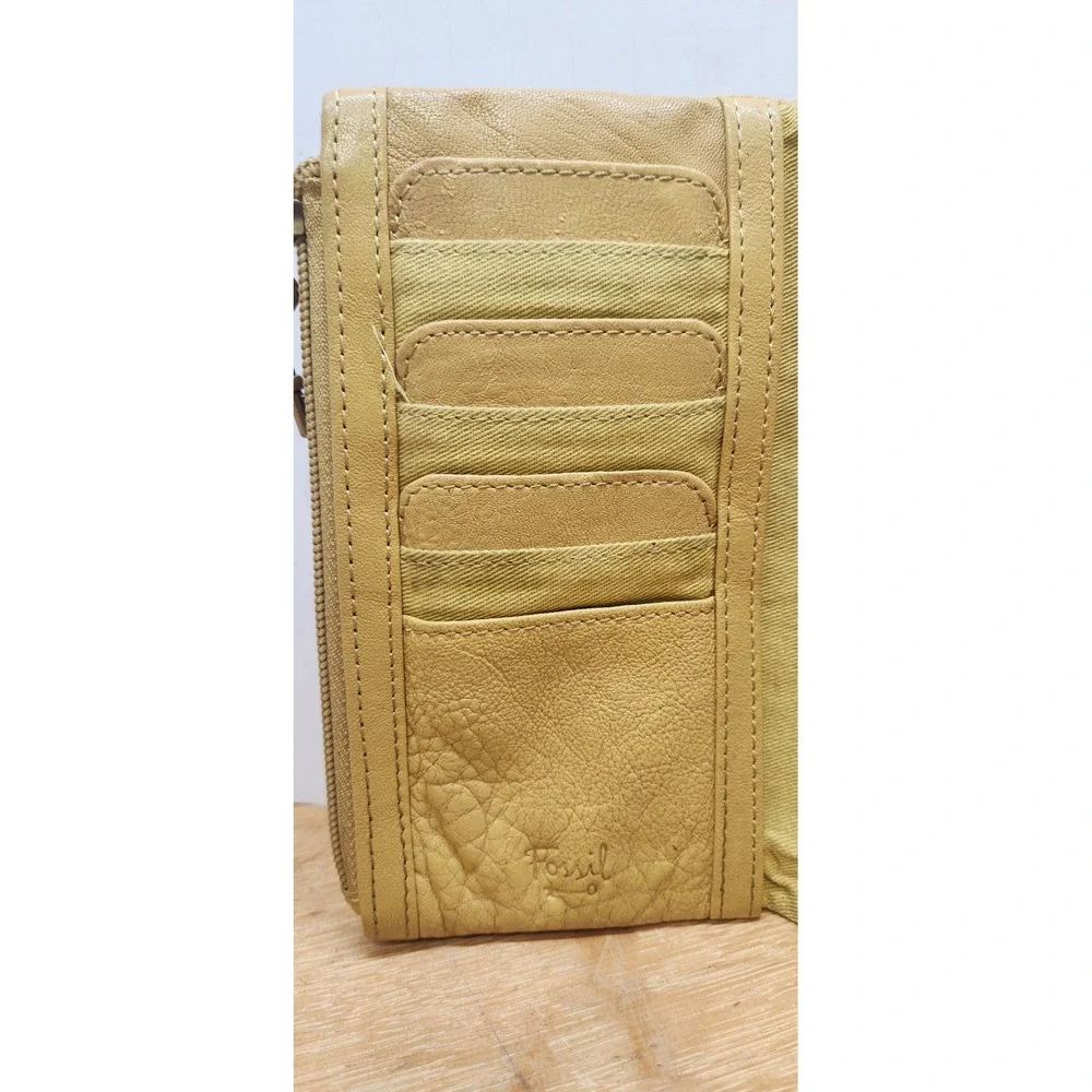 Fossil Long Live Vintage Yellow Leather Bifold Clutch Wallet Heart Key Charm